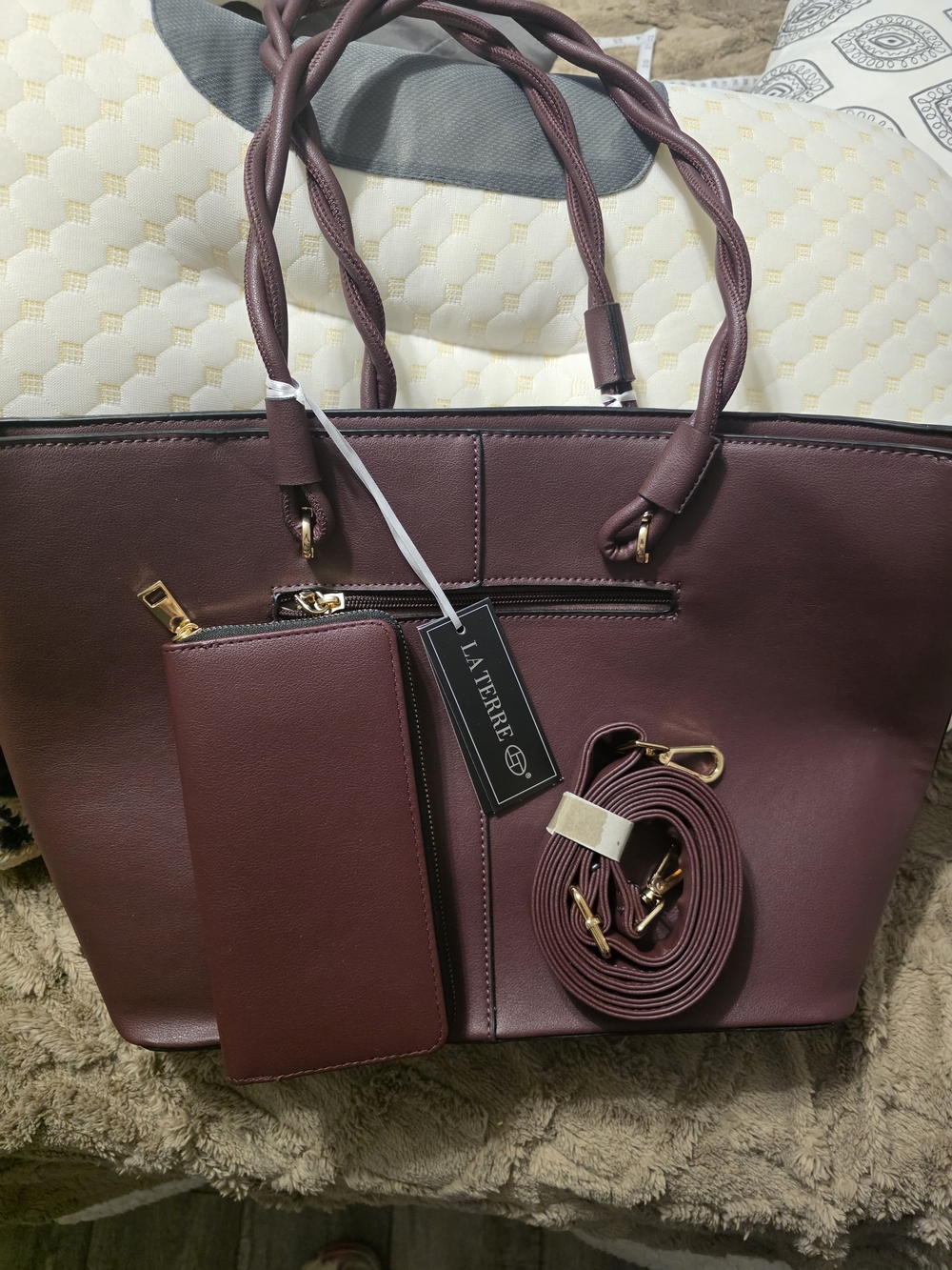 Women's Burgyndy Tote with Wallet and Detachable Strap